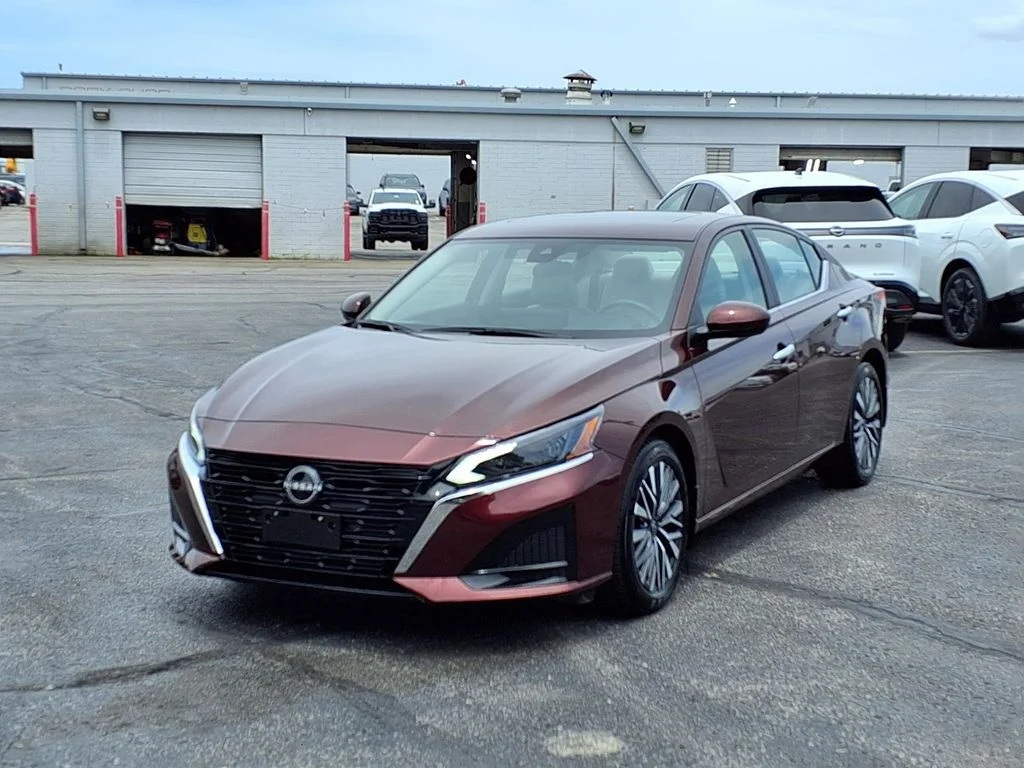Used 2024 Nissan Altima SV with VIN 1N4BL4DV8RN393832 for sale in Kansas City