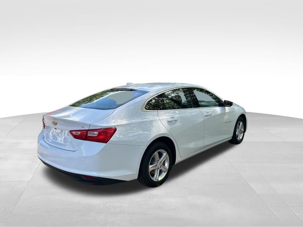 Used 2023 White Chevrolet LT image 5
