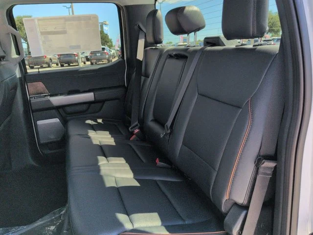 New 2027 Oxford White Ford F-350® Lariat® image 14