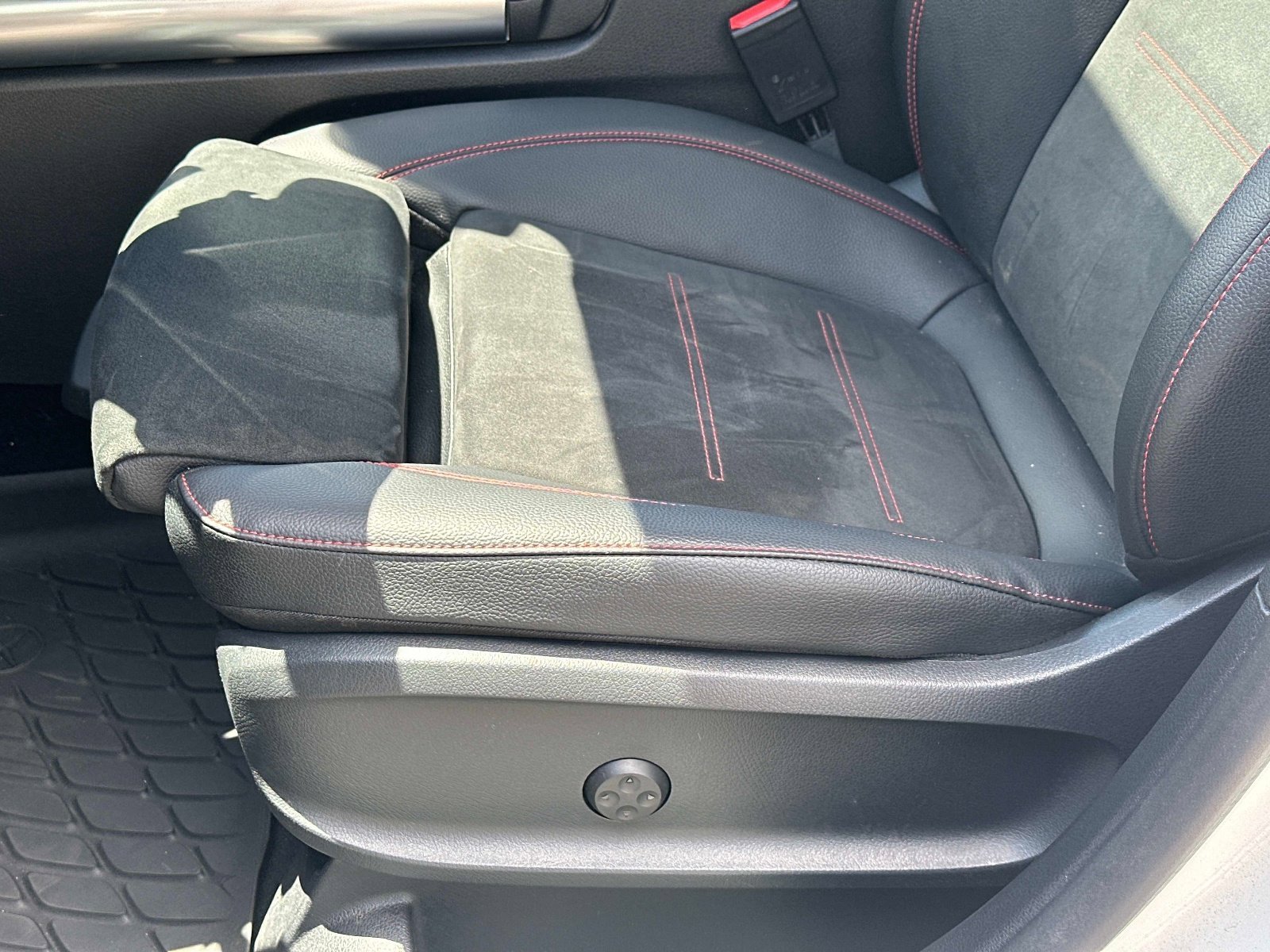 Certified Used 2022 Polar White Mercedes-Benz GLA 250 image 17
