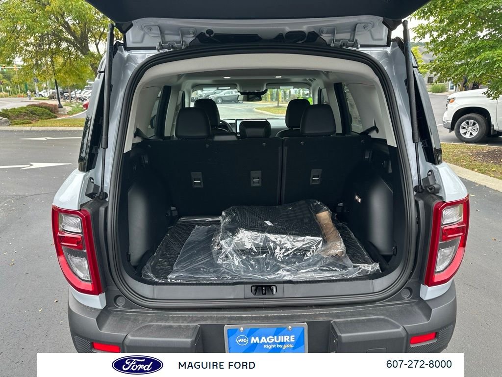 New 2026 White Metallic Ford Outer Banks® image 10