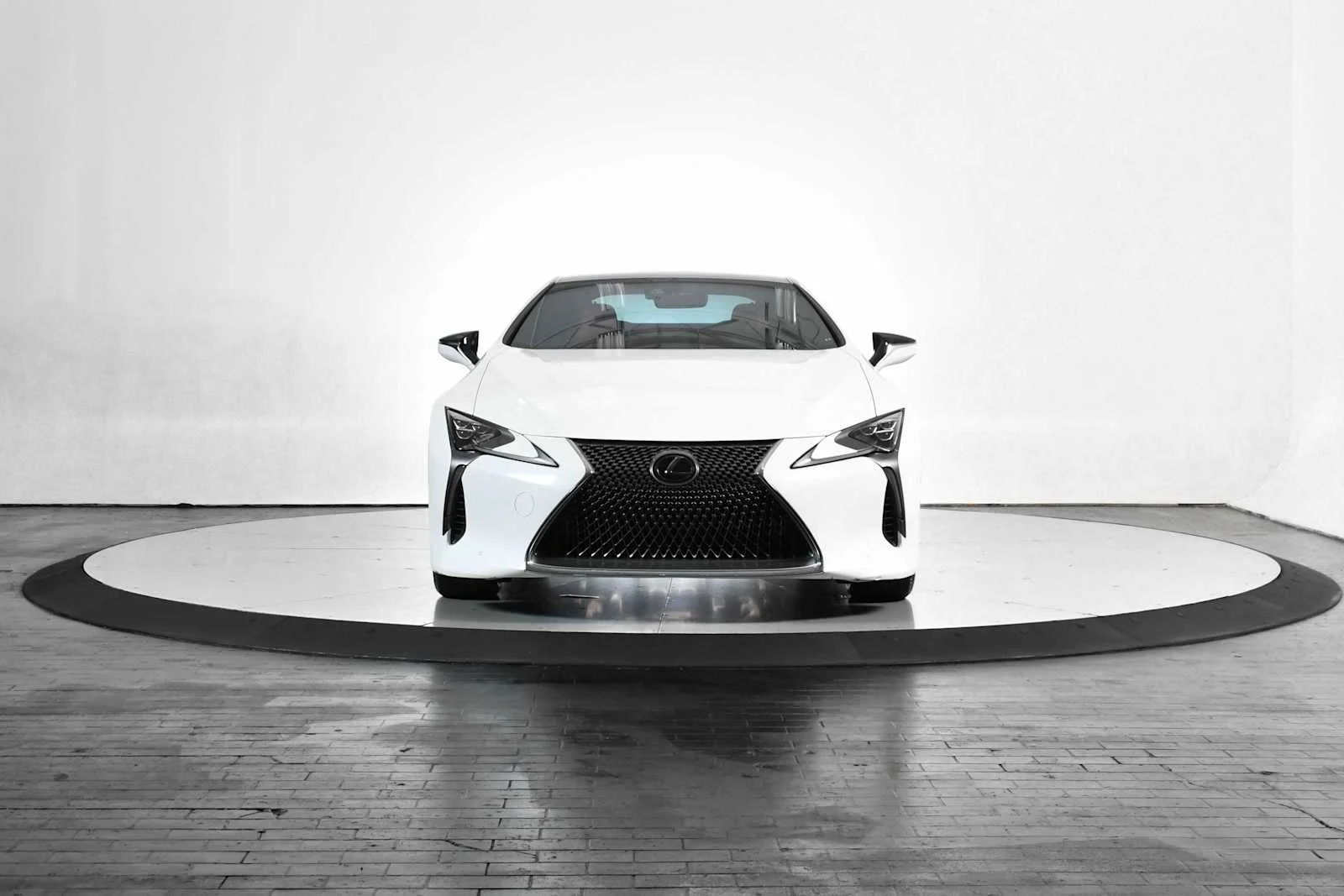 Certified Used 2021 ULTRA WHITE Lexus  image 8