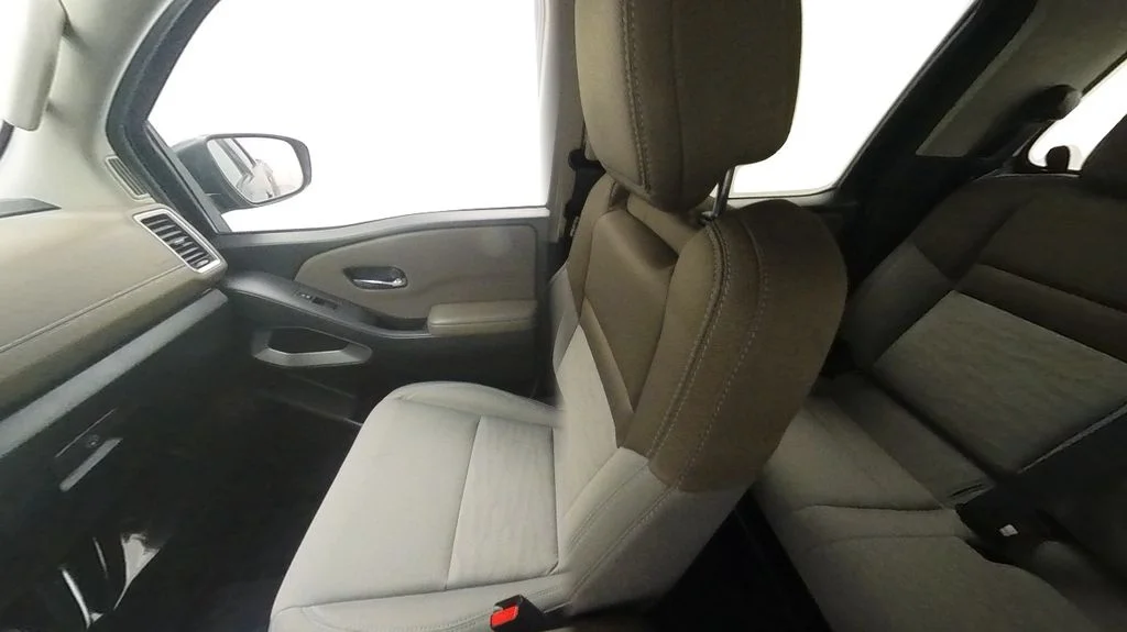 Used 2022 Gray Nissan SV image 31