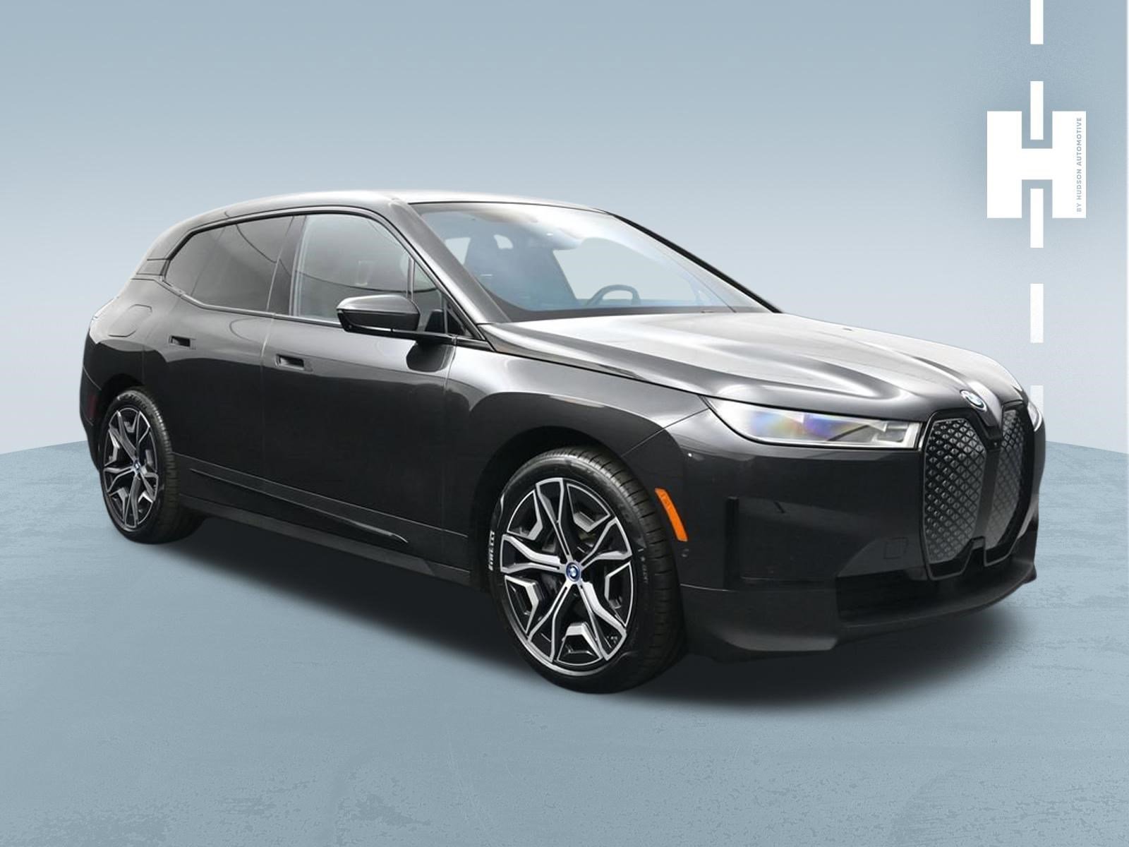 Used 2022 Gray BMW xDrive50 image 2