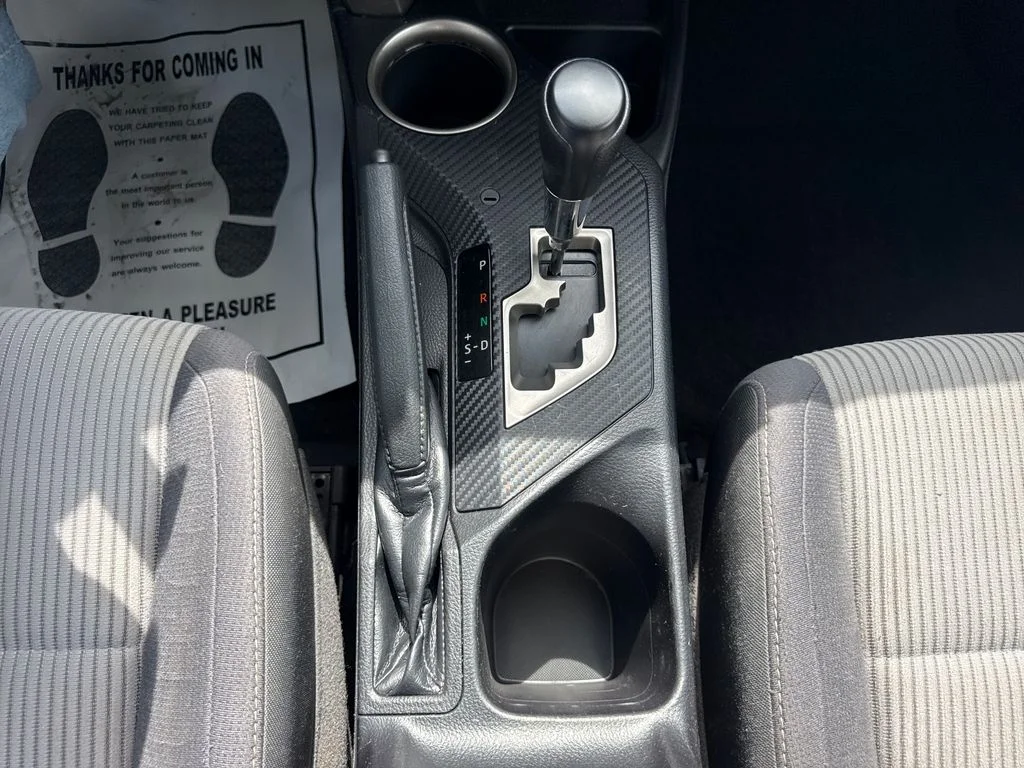Used 2015 Classic Silver Metallic Toyota XLE image 23