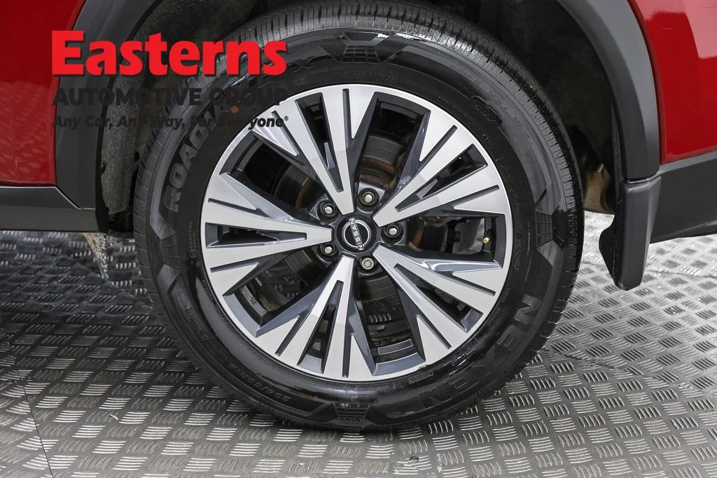 Used 2023 Red Nissan SV image 32