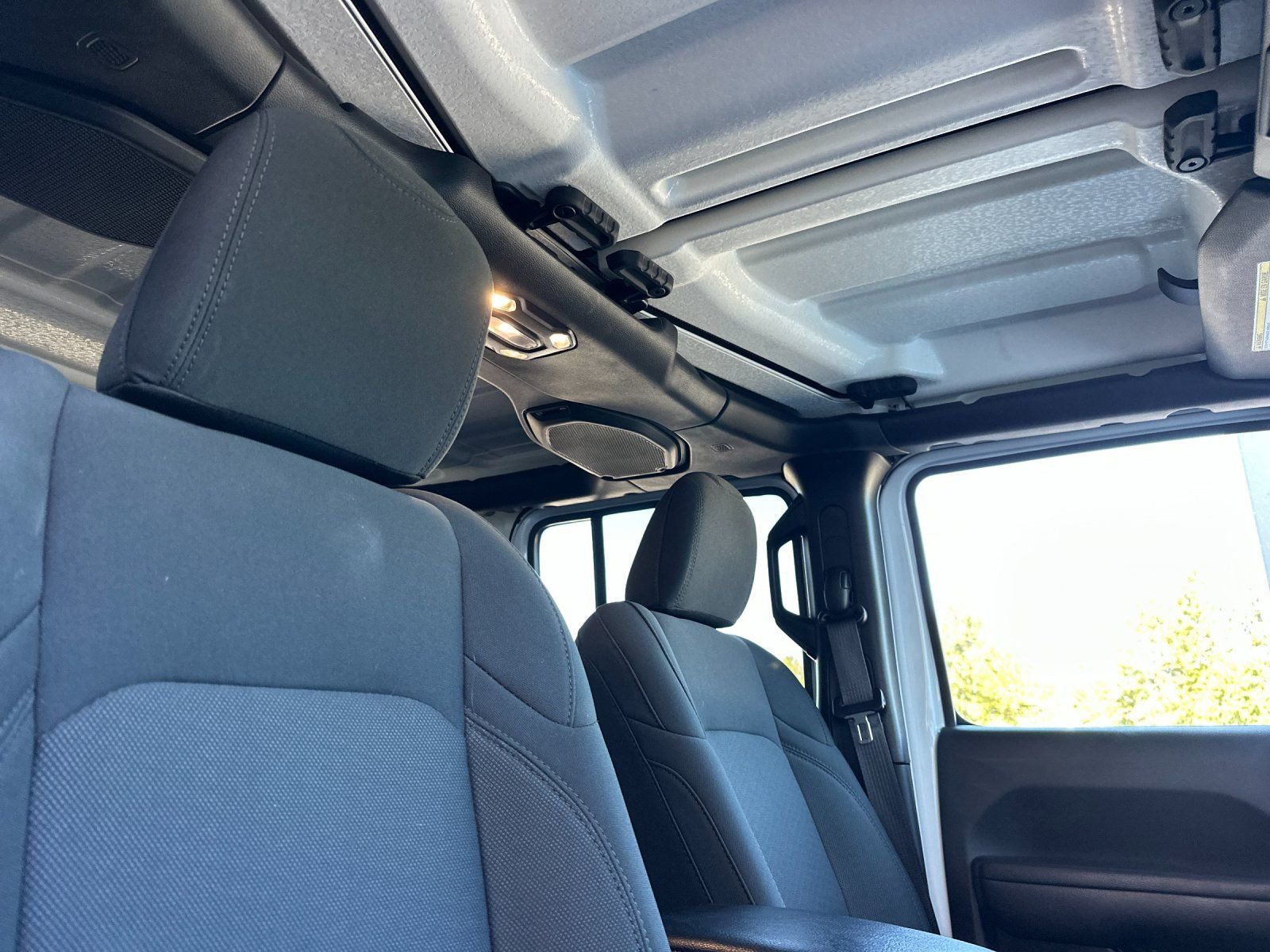 Used 2022 White Jeep Unlimited Willys image 16
