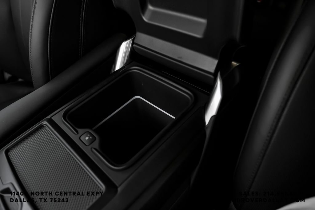 New 2026 1le Land Rover SE image 19