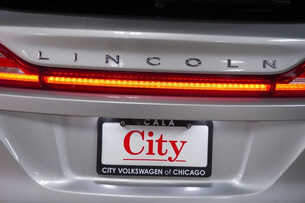 Used 2017 Ingot Silver Lincoln Premiere image 47