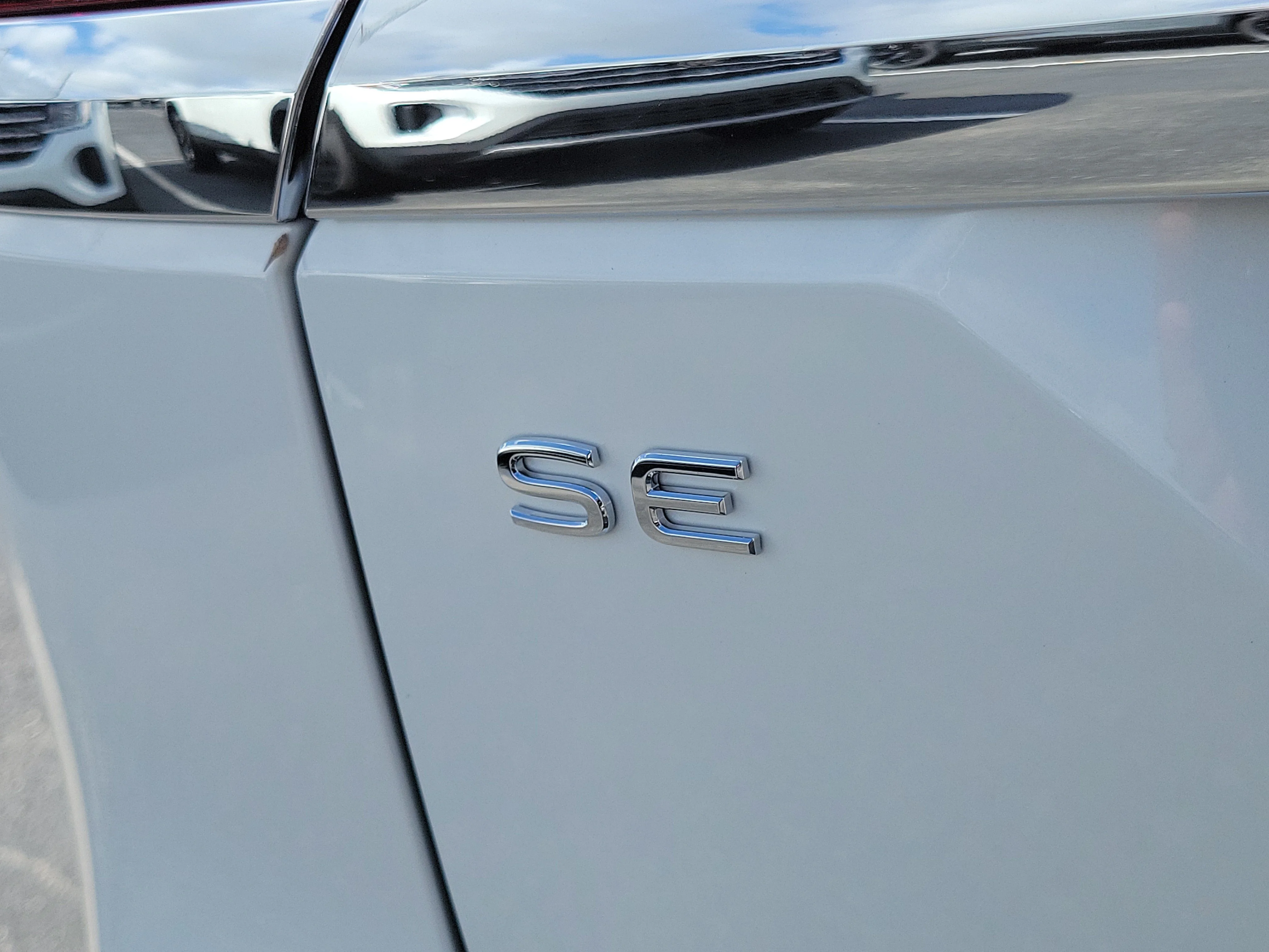 New 2026 White Volkswagen 2.0T SE image 5