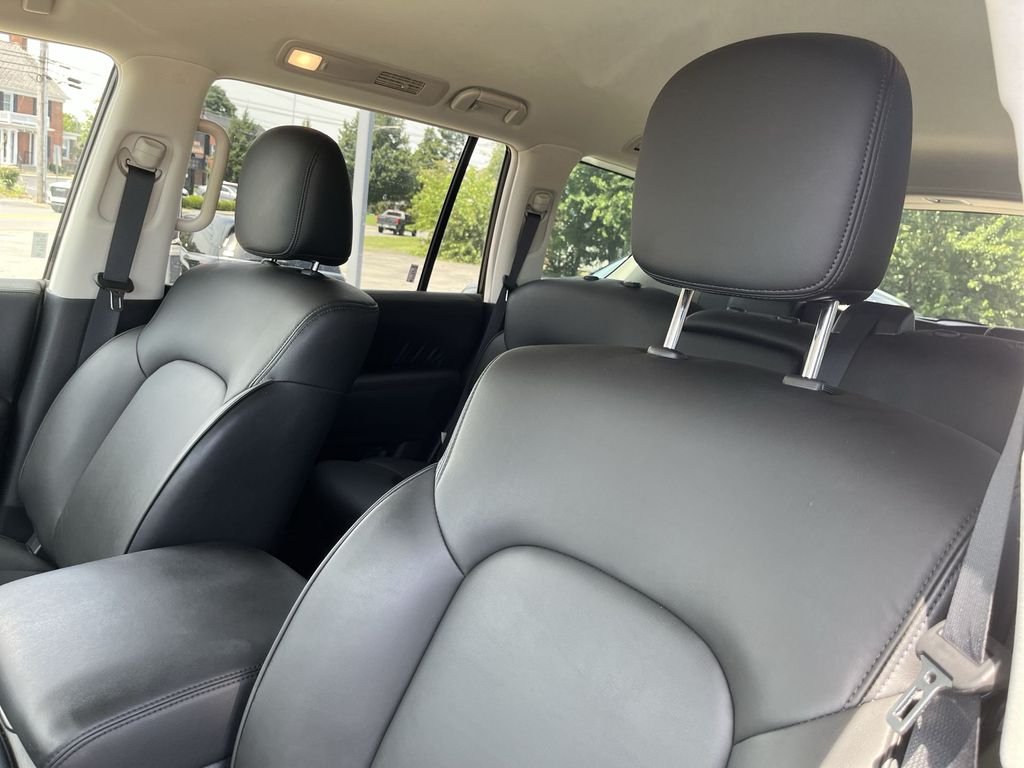 Used 2022 Gray Nissan SV image 11