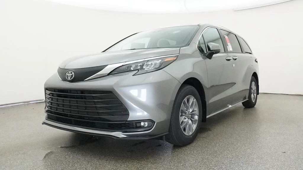 New 2026 Heavy Metal Toyota XLE image 19