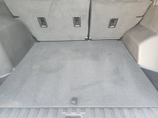 Used 2024 Summit White Chevrolet LT image 32