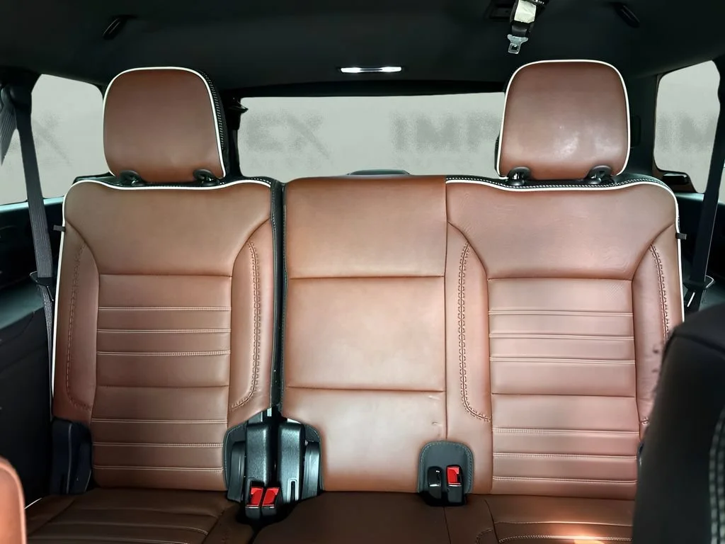 Used 2023 White Frost Tricoat GMC Denali Ultimate image 16