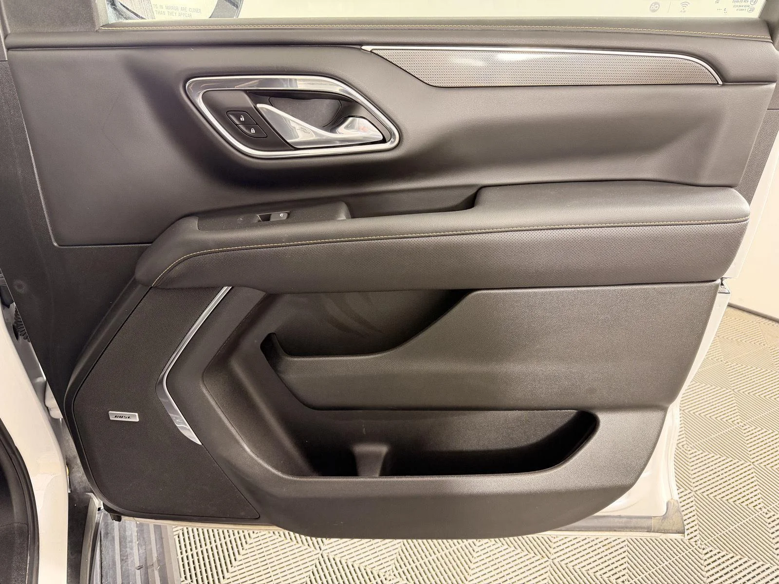 Used 2023 White Frost Tricoat GMC AT4 image 25