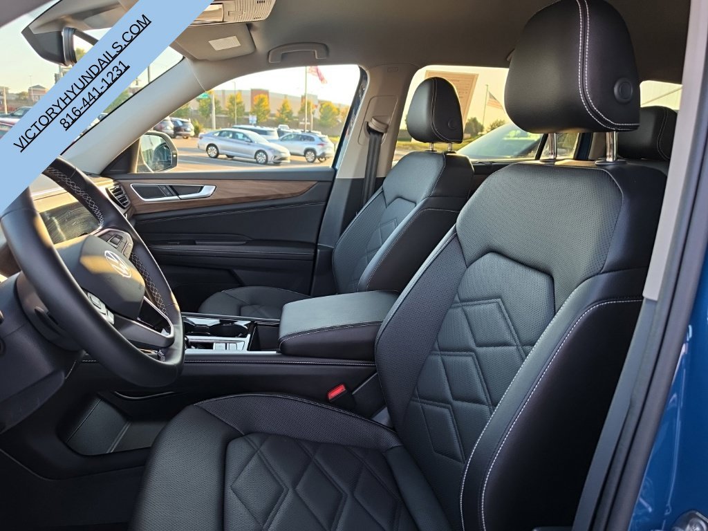 Used 2026  Volkswagen SE w/Technology image 13