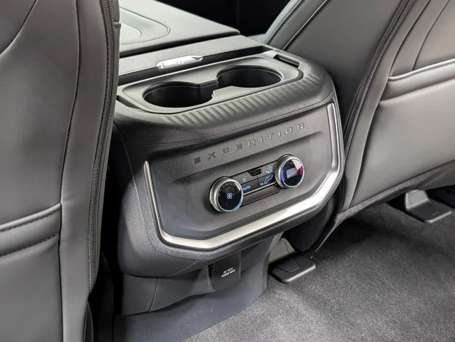 New 2027 Star White Metallic Tri-Coat Ford Active image 45