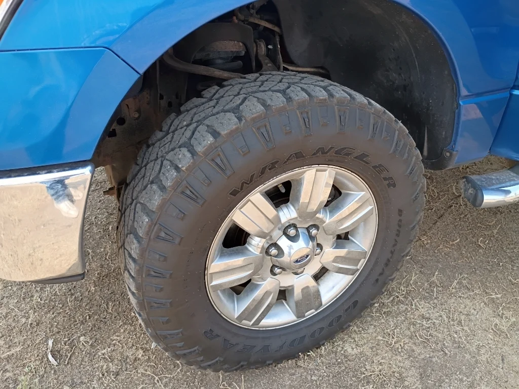 Used 2012 Blue Ford XLT image 22