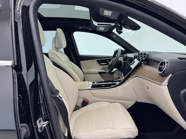 Used 2024 Black Mercedes-Benz GLC 300 image 17