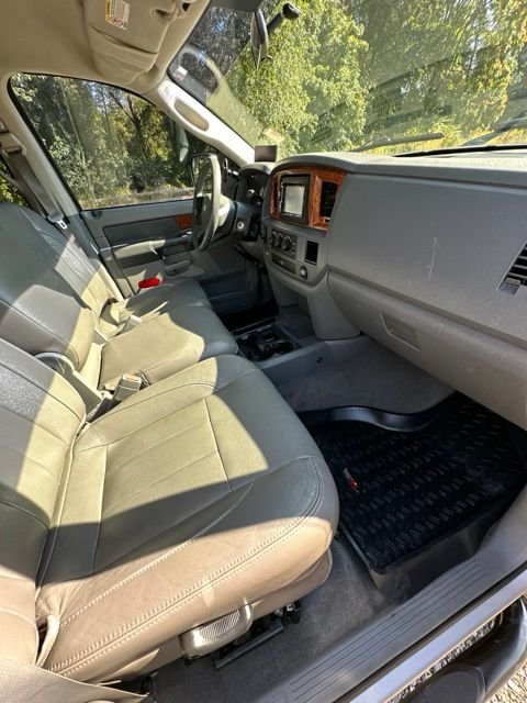 Used 2006 Bright Silver Metallic Dodge SLT image 26