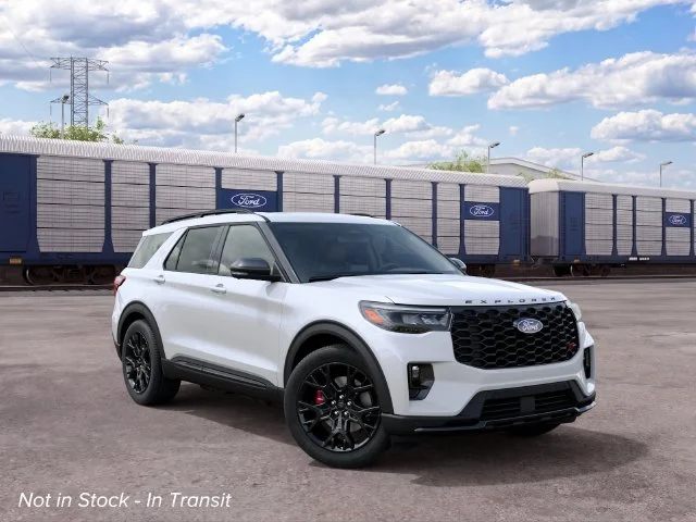 New 2027 Star White Metallic Tri-Coat Ford ST image 4