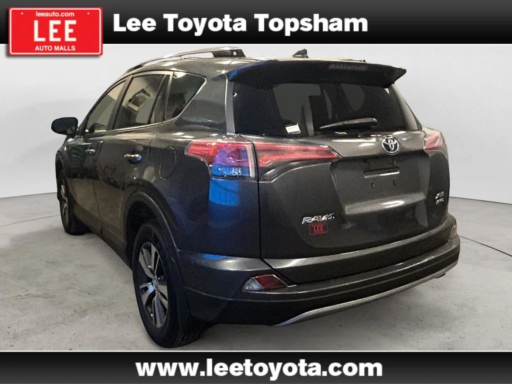 Used 2017 Magnetic Gray Metallic Toyota XLE image 3