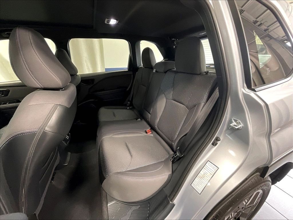 Used 2025 Ice Silver Metallic Subaru Premium image 15