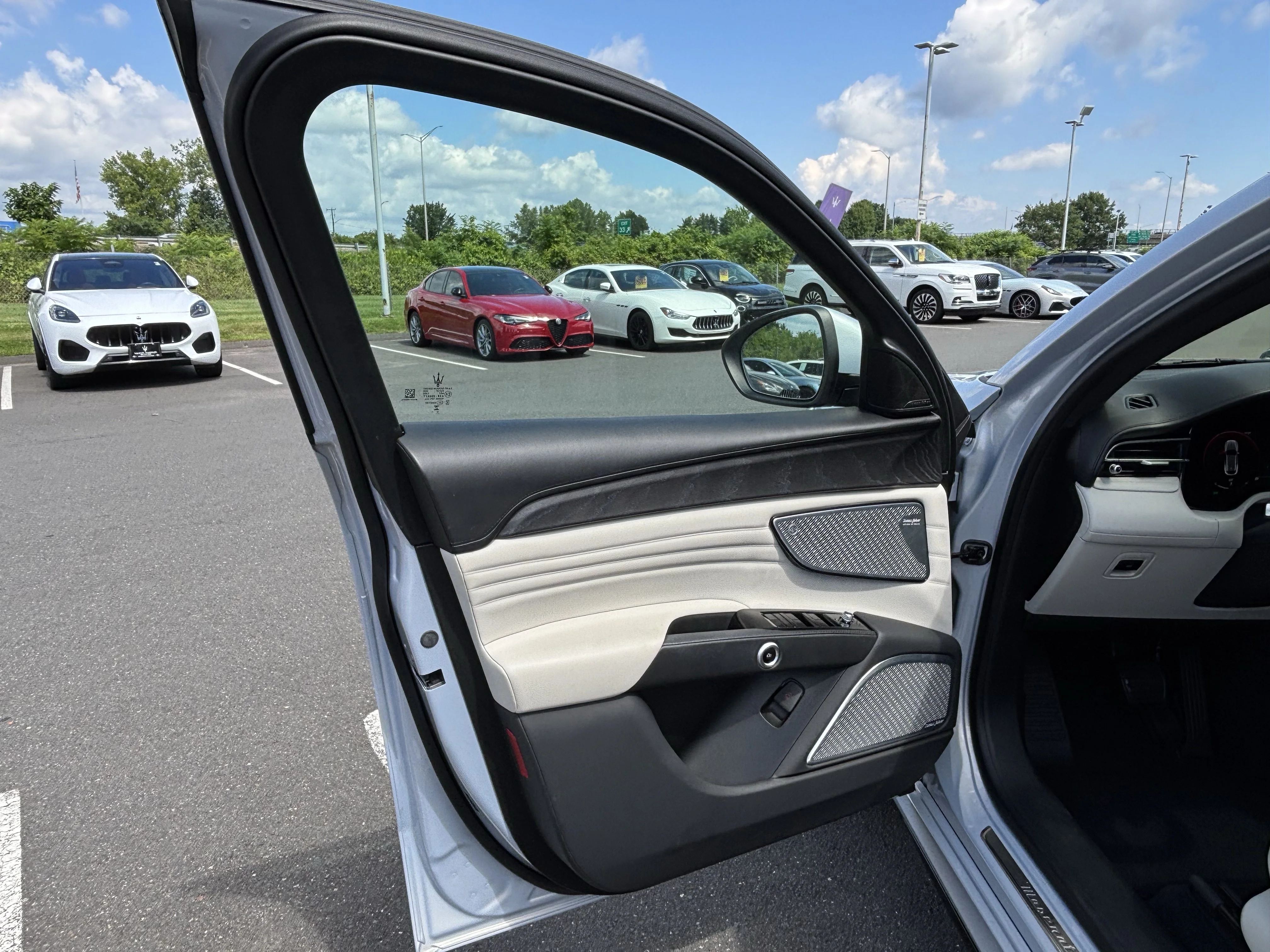 Certified Used 2023 Bianco Astro Metallic Maserati Modena image 34