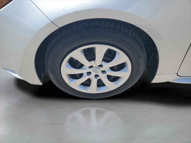 Certified Used 2025 CLASSIC SILVER METALLIC Toyota  image 25