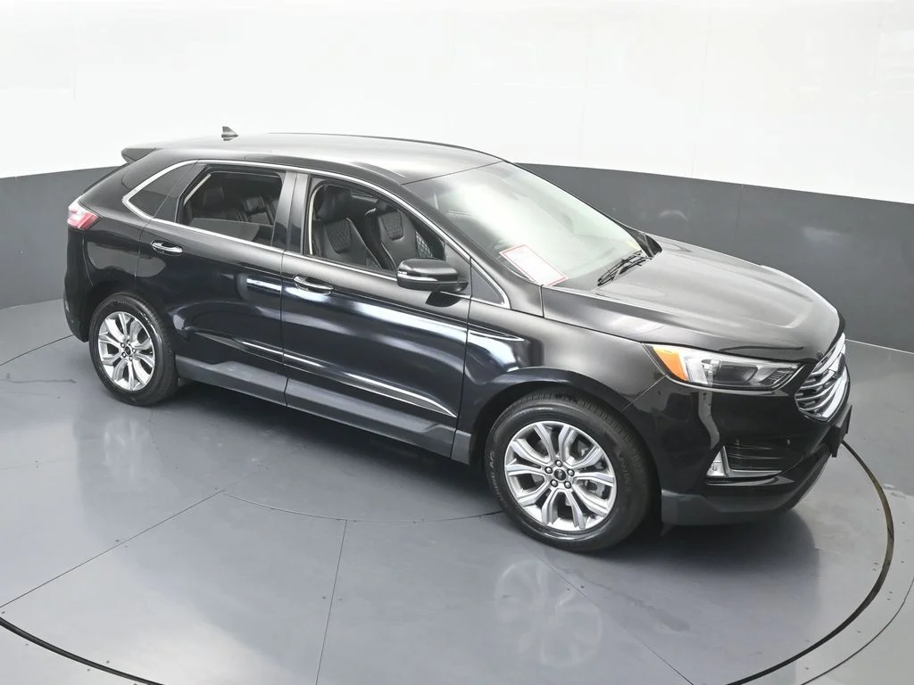 Used 2024 Black Metallic Ford Titanium image 57