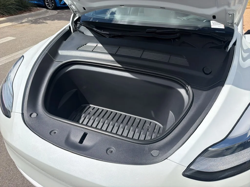 Used 2023  Tesla Standard Range image 13