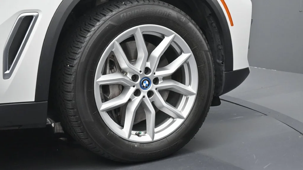 Used 2023 Mineral White Metallic BMW xDrive45e image 6