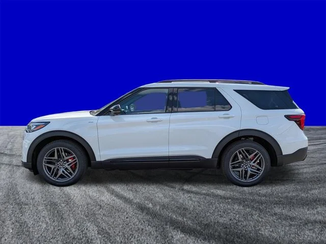 New 2026 Star White Metallic Tri-Coat Ford ST-Line image 7