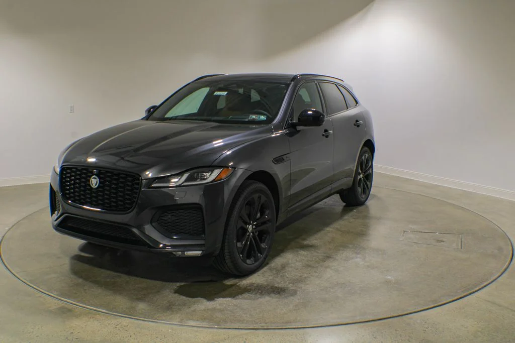 2026 Jaguar F-PACE P400 R-Dynamic S's photo