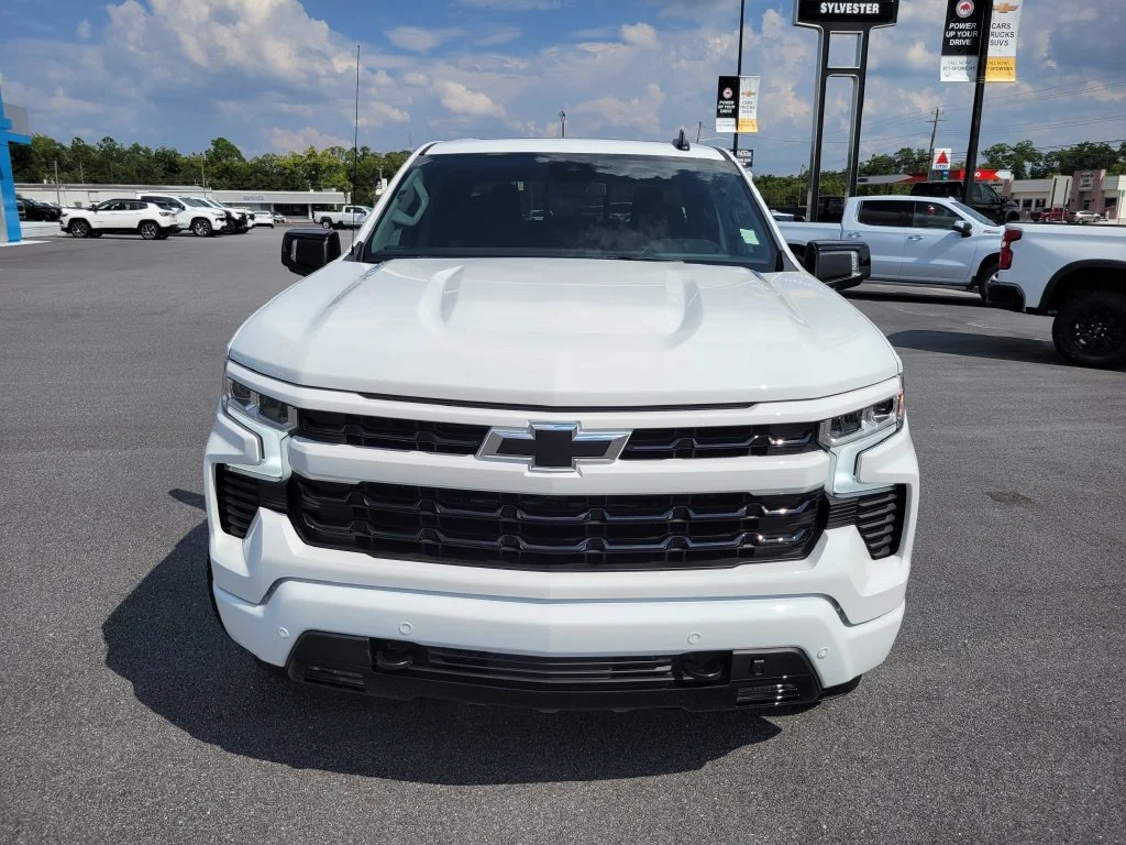 New 2026 Summit White Chevrolet RST image 9