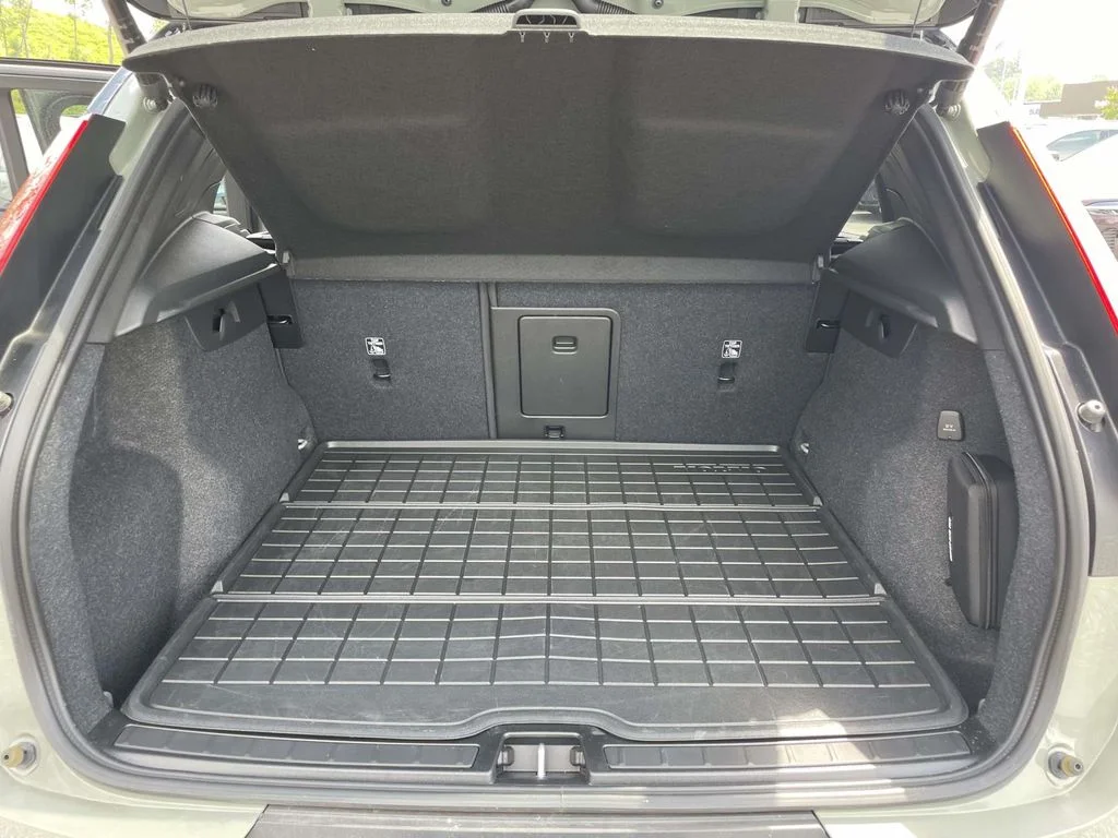 Used 2023 Sage Green Metallic Volvo Ultimate image 31