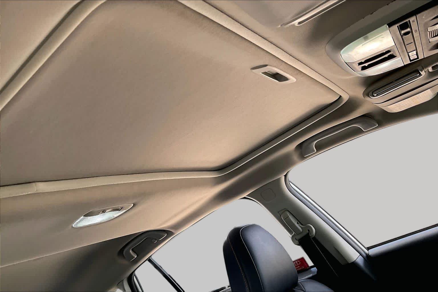 Used 2018 Crystal White Pearl Subaru Limited image 13