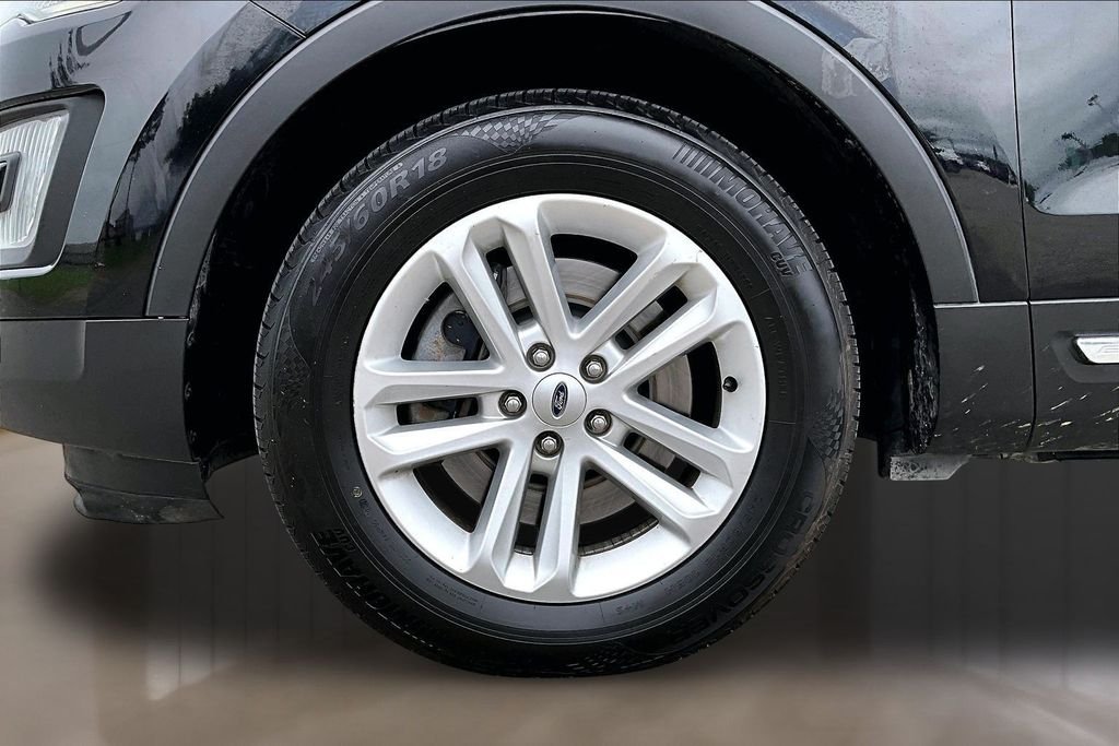 Used 2017 Black Ford XLT image 8