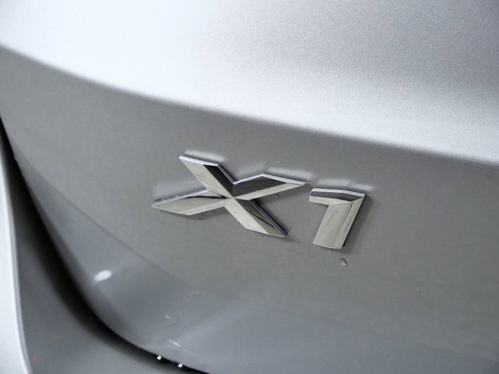 Used 2026 Space Silver Metallic BMW xDrive28i image 14