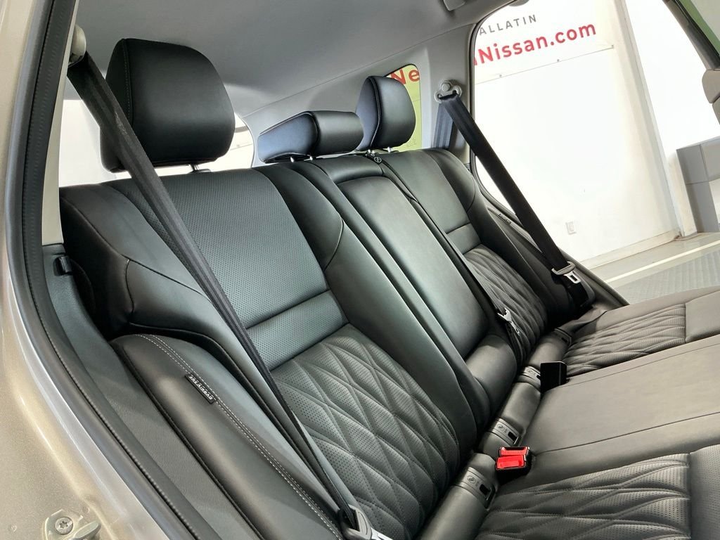 Used 2023 Gold Nissan Platinum image 21