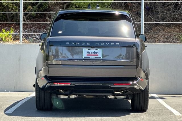 New 2026 Charente Grey Land Rover SE image 4
