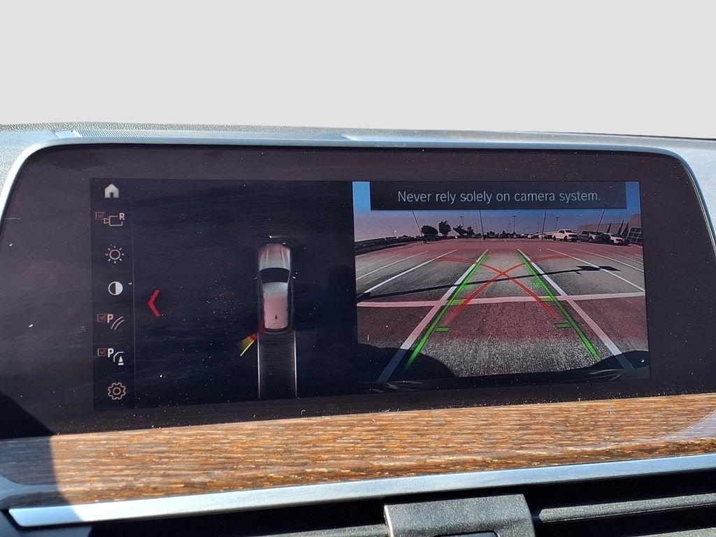 Used 2020 Dark Graphite BMW xDrive30i image 11