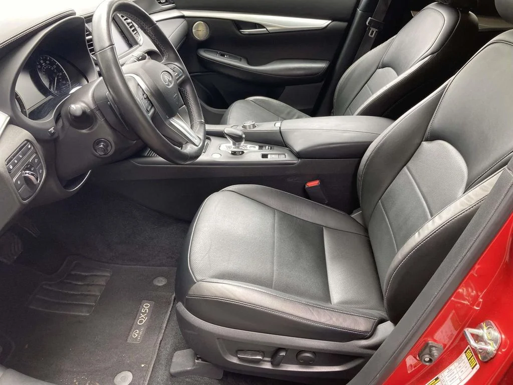 Used 2021 Red INFINITI Sensory image 13