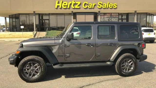 Used 2026 Beige Jeep Sport S image 5