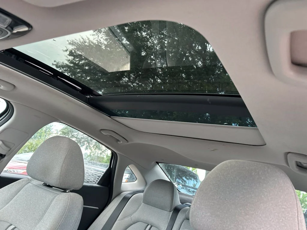 Used 2021 Gray Hyundai SEL image 17