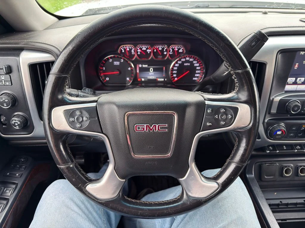 Used 2016 White GMC SLT image 33