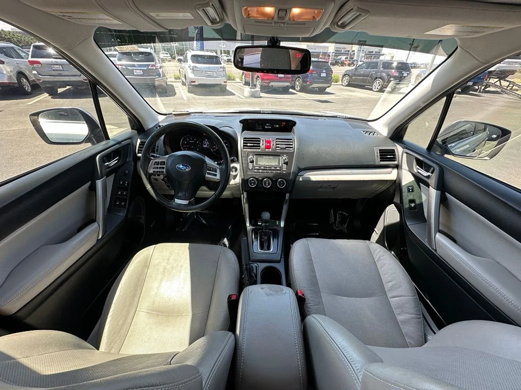 Used 2015 Silver Subaru 2.5i Touring image 17