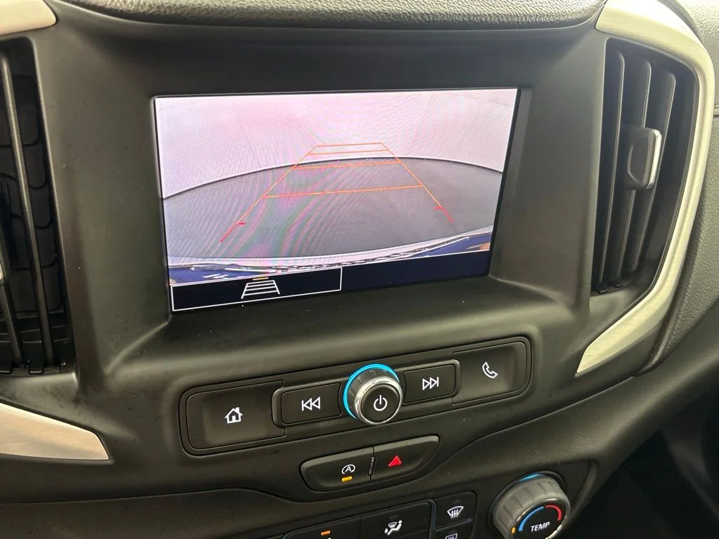 Used 2024 White GMC SLE image 39