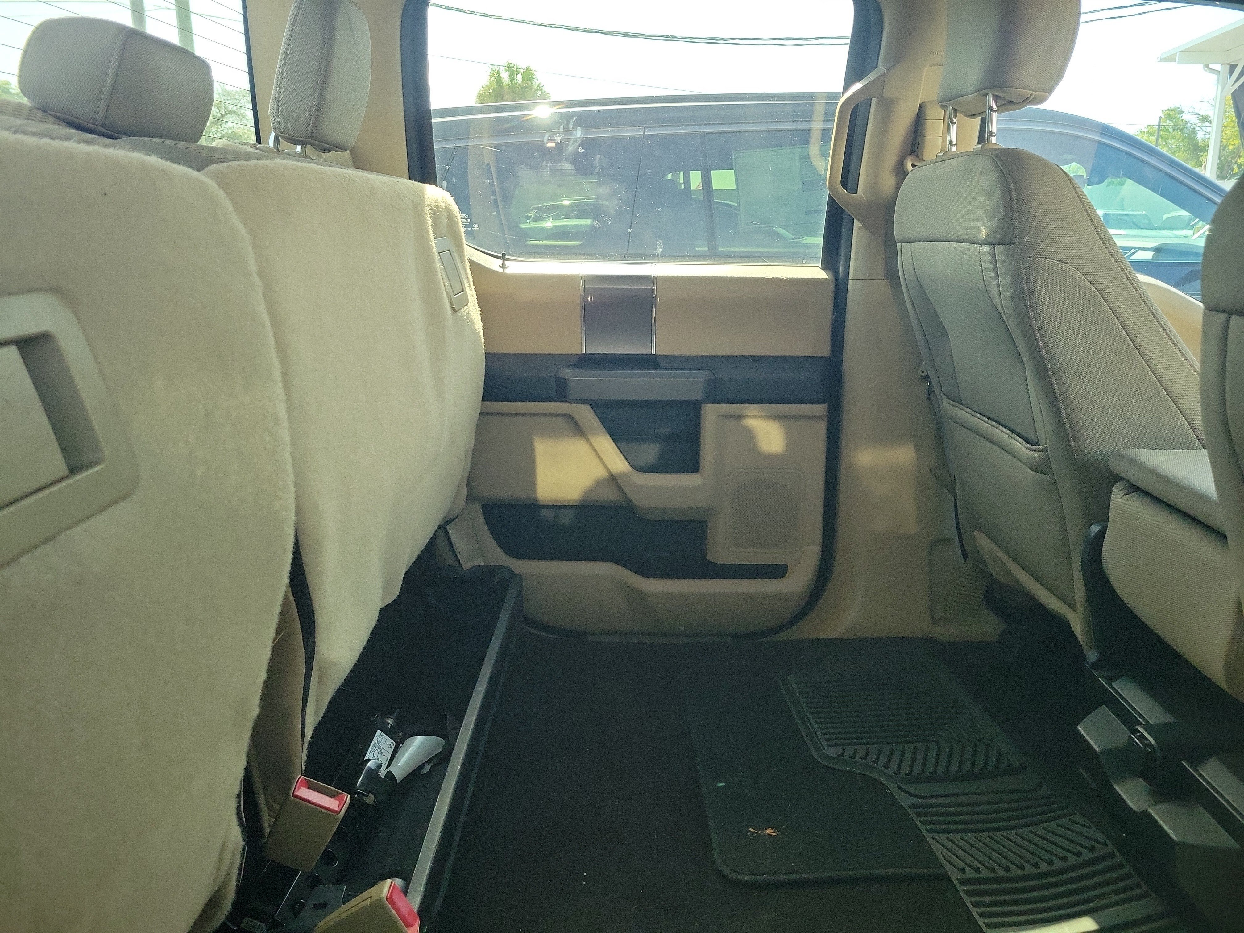 Used 2018 Magnetic Ford XLT image 10
