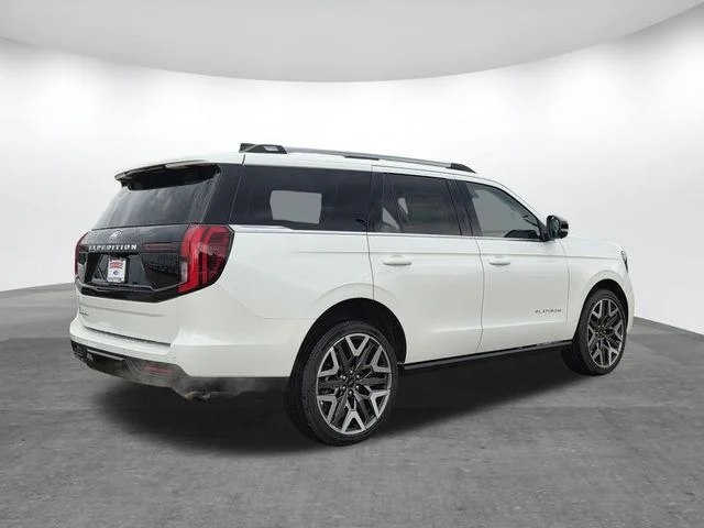 New 2027 Star White Metallic Tri-Coat Ford Platinum image 25